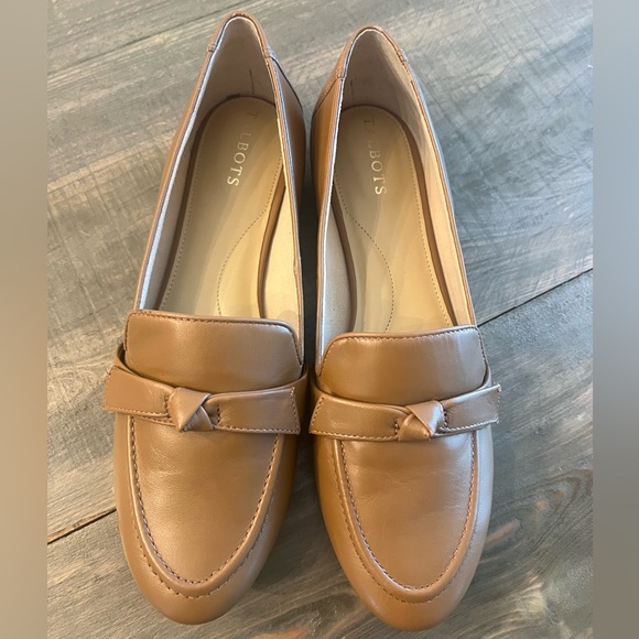 TALBOTS Women’s Ryan Leather Bow Loafers Camel Size 9.5 New - Picture 2 of 7